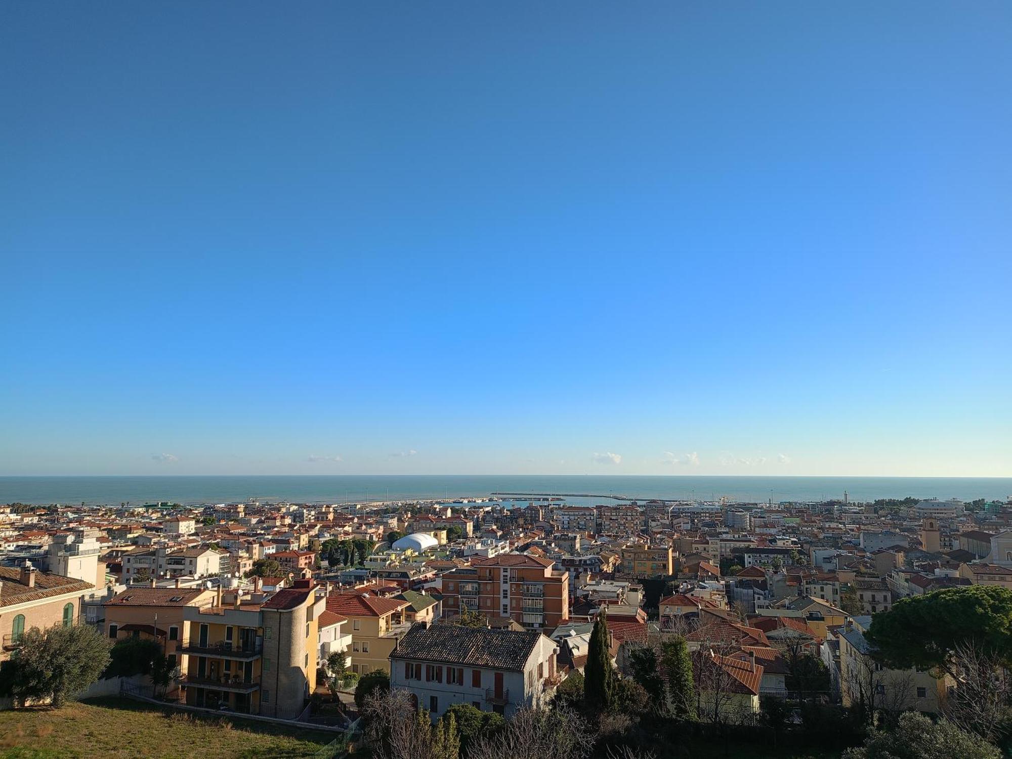 Casa Del Fiordaliso Hotel San Benedetto del Tronto Eksteriør billede